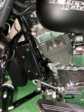 Load image into Gallery viewer, Harley Davison FLH 2009-2016 3.0 Dual Fan Assisted Side Mount on Down Tube Oil Cooler