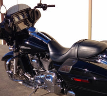 Load image into Gallery viewer, FLH 1994-2008 3.0 Dual Fan Assisted Side Mount on Down Tube on Harley Davidson